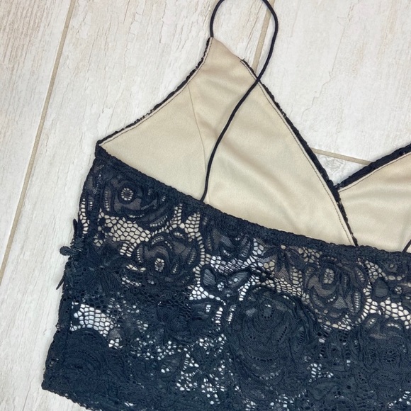 NWT Black lace crop top - Picture 4 of 4